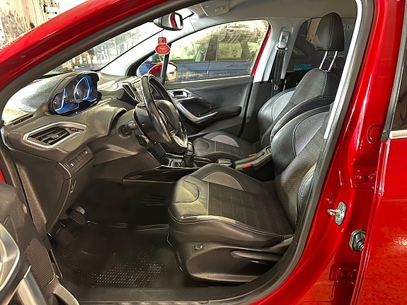 Peugeot 2008 13 of 14