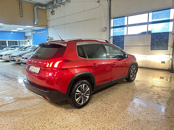Peugeot 2008 4 of 5