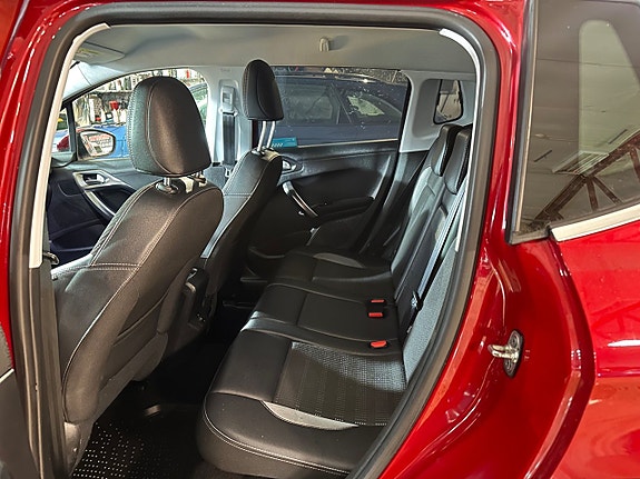 Peugeot 2008 11 of 14