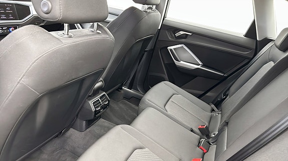 Audi Q3 11 of 12