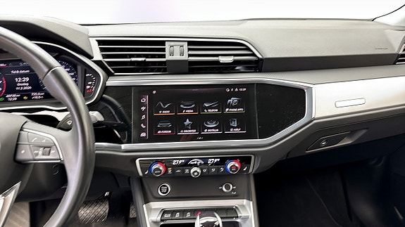Audi Q3 9 of 12