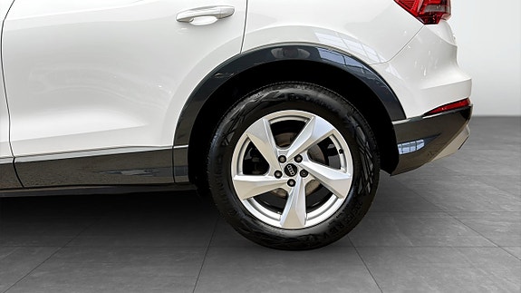 Audi Q3 6 of 12
