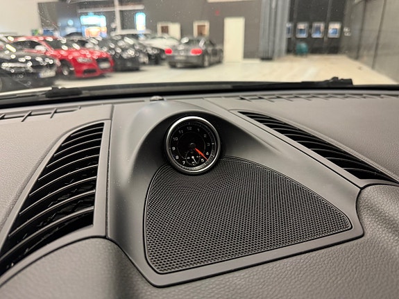 Porsche Cayenne 20 of 24