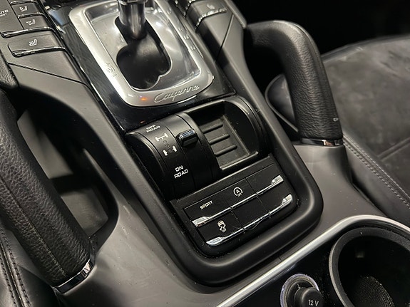 Porsche Cayenne 22 of 24