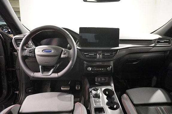 Ford Kuga 13 of 18