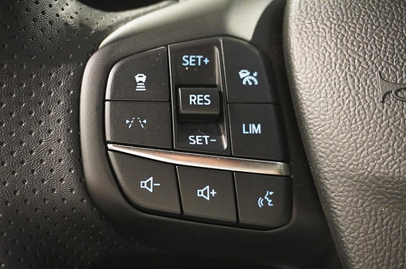 Ford Kuga 16 of 18