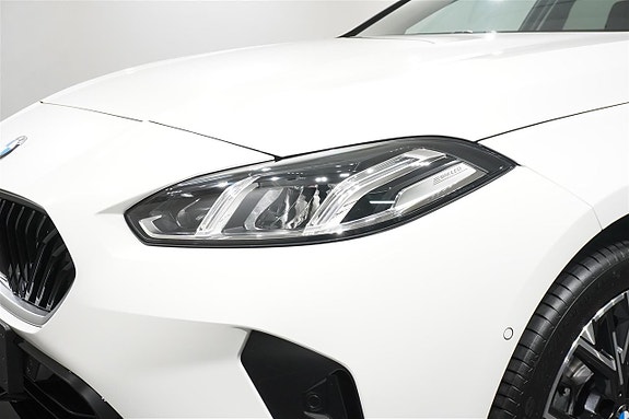 BMW 120 9 of 16