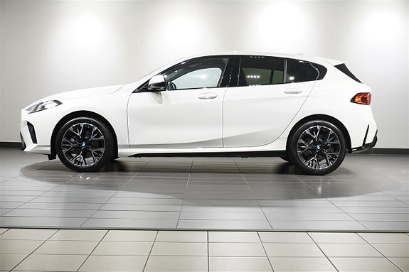 BMW 120 2 of 16