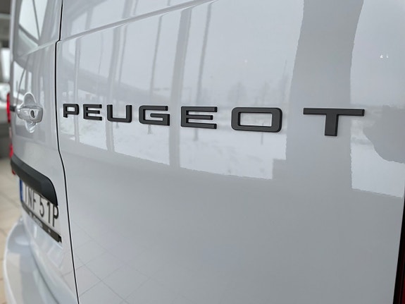 Peugeot e-Expert 7 of 15