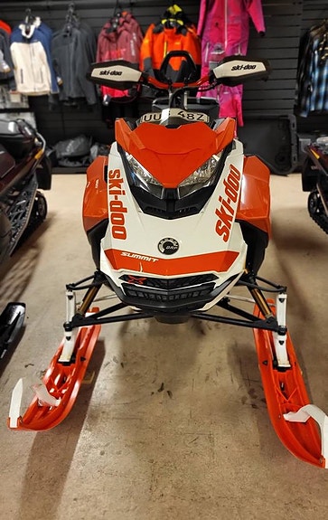 Ski-doo Summit Expert