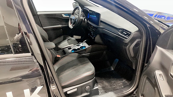 Ford Kuga 3 of 9