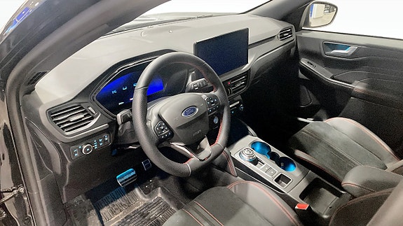 Ford Kuga 5 of 9