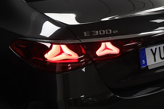 Mercedes-Benz E300 e 9 of 20