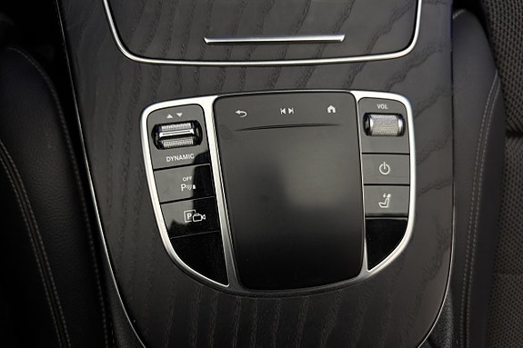 Mercedes-Benz E300 30 of 30