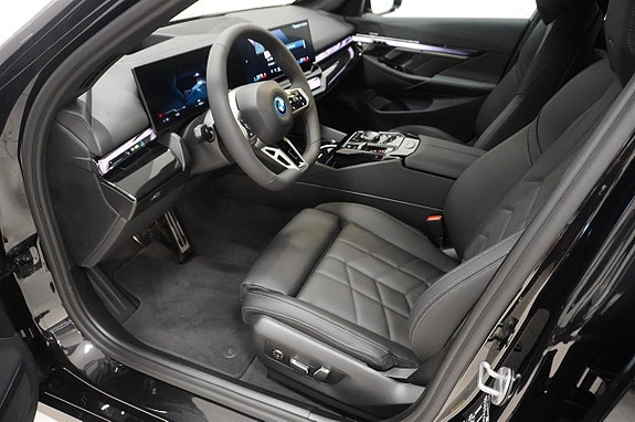 BMW i5 3 of 20