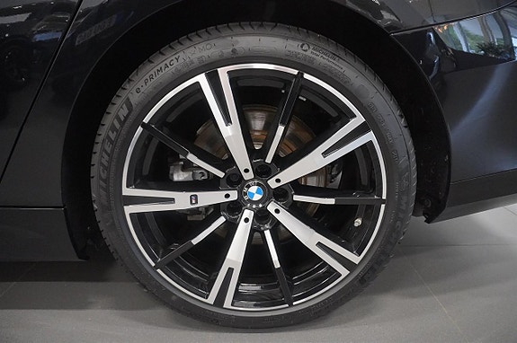 BMW i5 22 of 22