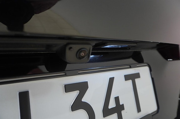 BMW i5 18 of 22