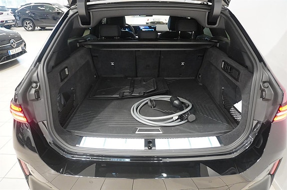 BMW i5 14 of 22
