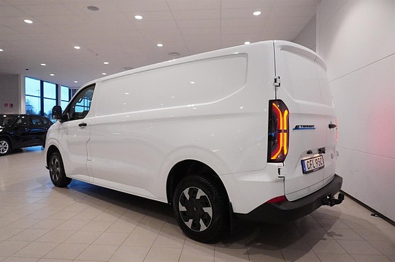 Ford Transit Custom 4 of 5