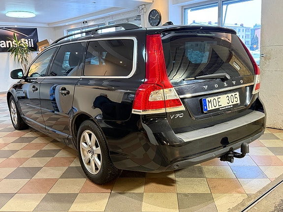 Volvo V70 8 of 27