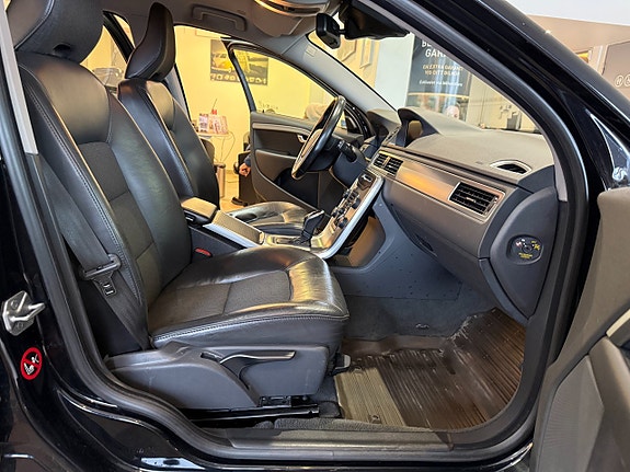 Volvo V70 15 of 27