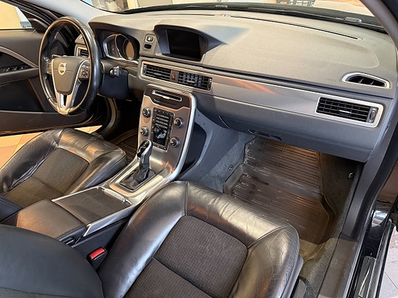 Volvo V70 14 of 27
