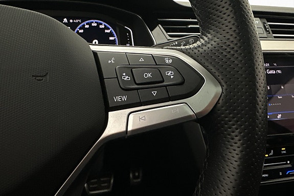Volkswagen Passat Alltrack 18 of 26