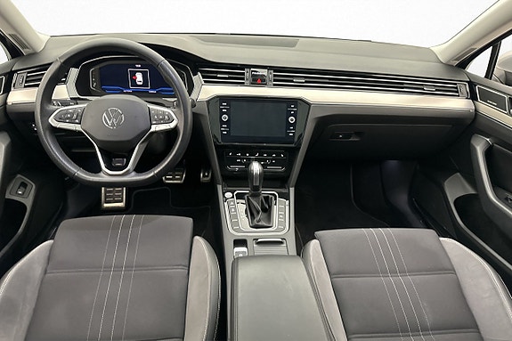 Volkswagen Passat Alltrack 11 of 26