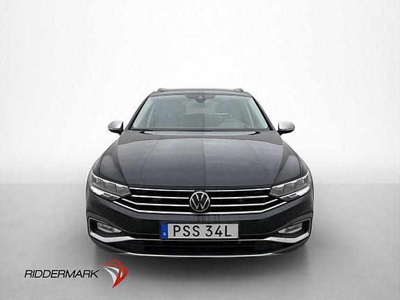 Volkswagen Passat Alltrack 2 of 26