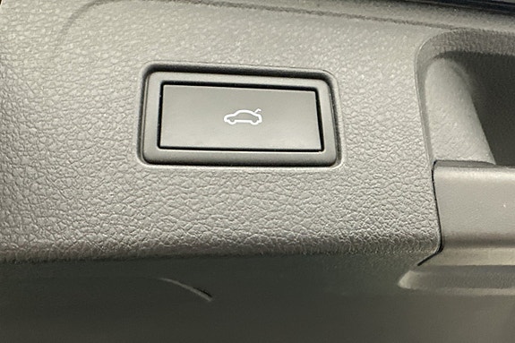 Volkswagen Passat Alltrack 24 of 26