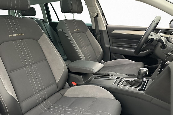 Volkswagen Passat Alltrack 15 of 26