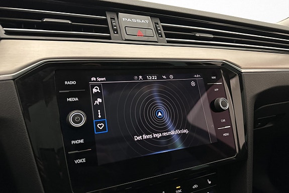 Volkswagen Passat Alltrack 19 of 26