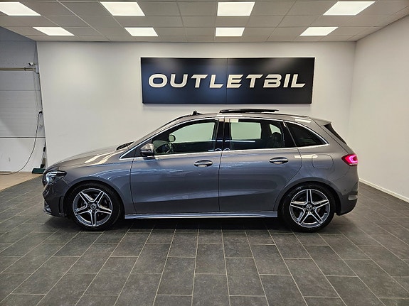 Mercedes-Benz B180 2 of 5