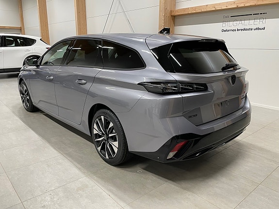Peugeot 308 SW 3 of 5