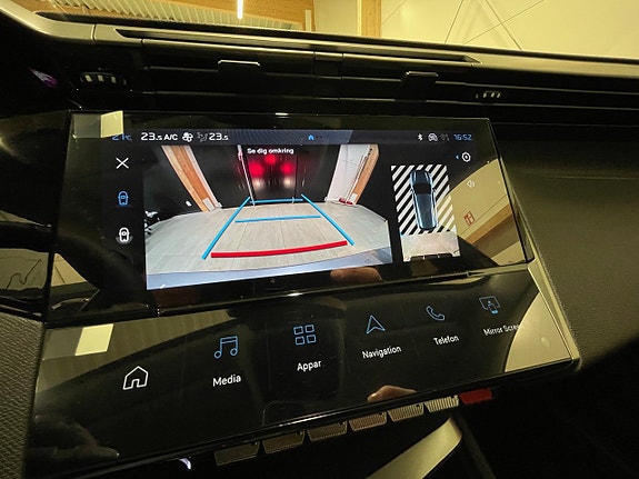 Peugeot 308 SW 15 of 18