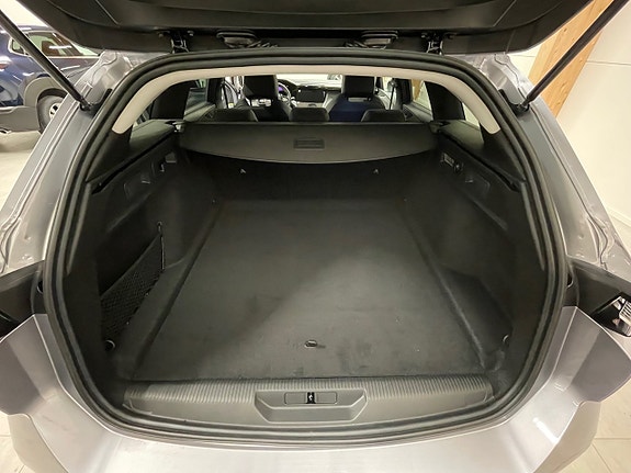 Peugeot 308 SW 10 of 18