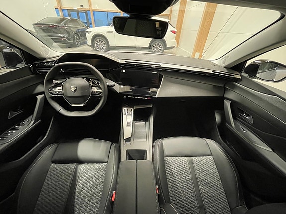 Peugeot 308 SW 9 of 18