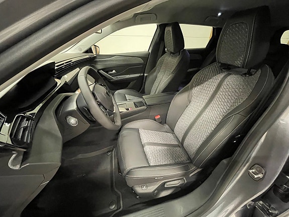 Peugeot 308 SW 12 of 18
