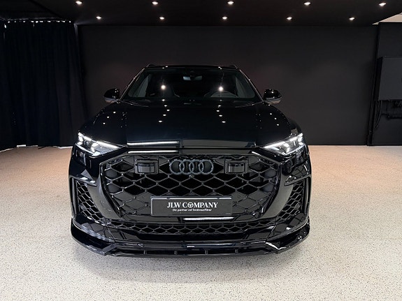 Audi Q8 2 of 20