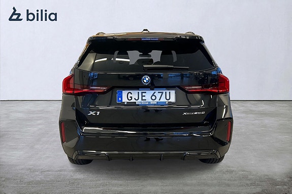 BMW X1 4 of 19