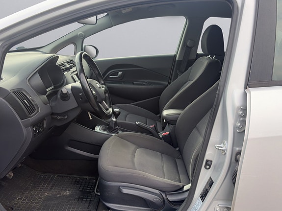 Kia Rio 15 of 21