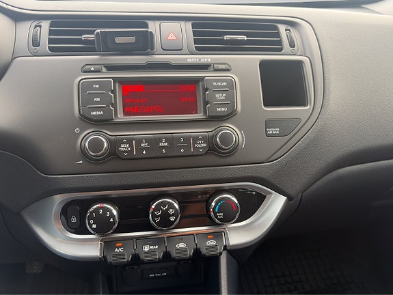 Kia Rio 18 of 21