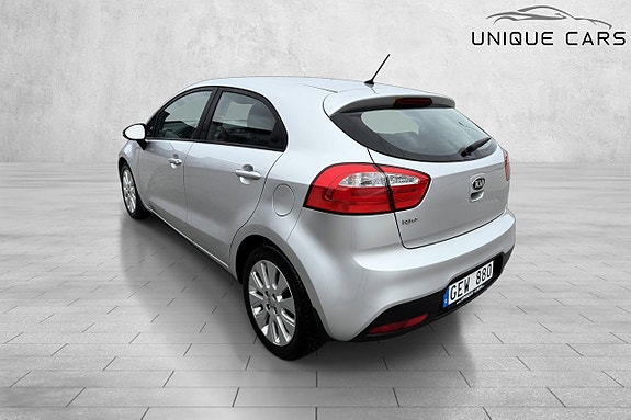 Kia Rio 5 of 5