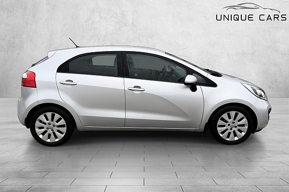 Kia Rio 2 of 5
