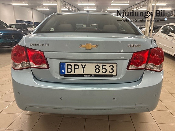 Chevrolet Cruze 6 of 12