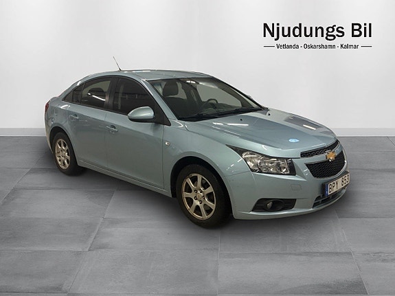 Chevrolet Cruze 4 of 5