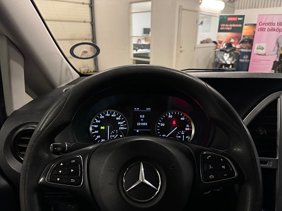 Mercedes-Benz Vito 111 17 of 18