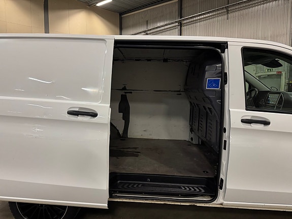Mercedes-Benz Vito 111 15 of 18