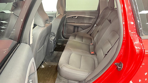 Volvo V70 8 of 11