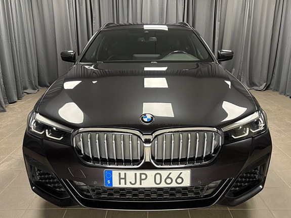 BMW 520d 2 of 5